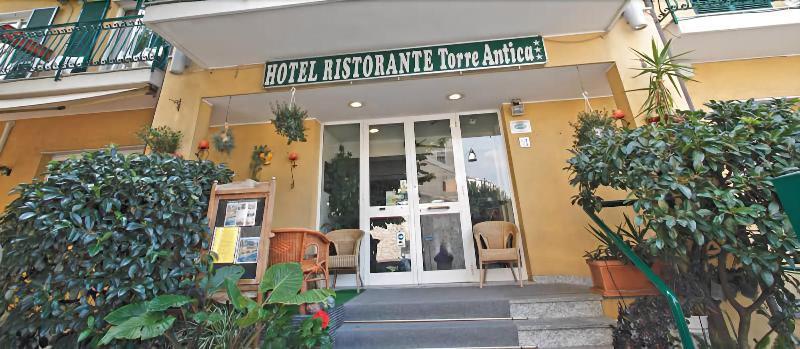 Hotel Torre Antica Loano Esterno foto